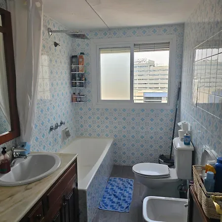 Privada Comoda Centro Vialia Estacion De Tren Maria Zambrano Y Tambien Cerca A La Playa Homestay Malaga