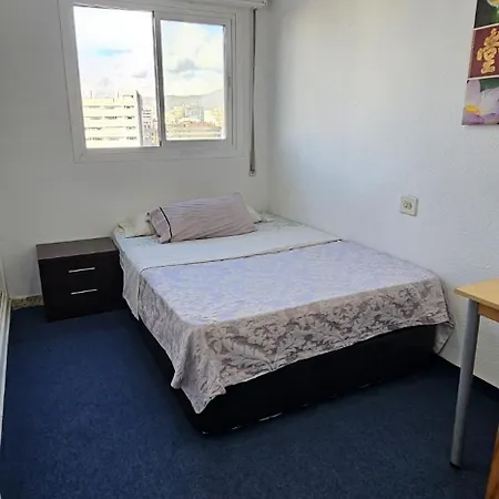 Privada Comoda Centro Vialia Estacion De Tren Maria Zambrano Y Tambien Cerca A La Playa Homestay