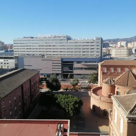 Homestay Privada Comoda Centro Vialia Estacion De Tren Maria Zambrano Y Tambien Cerca A La Playa *