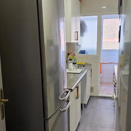 Privada Comoda Centro Vialia Estacion De Tren Maria Zambrano Y Tambien Cerca A La Playa Homestay