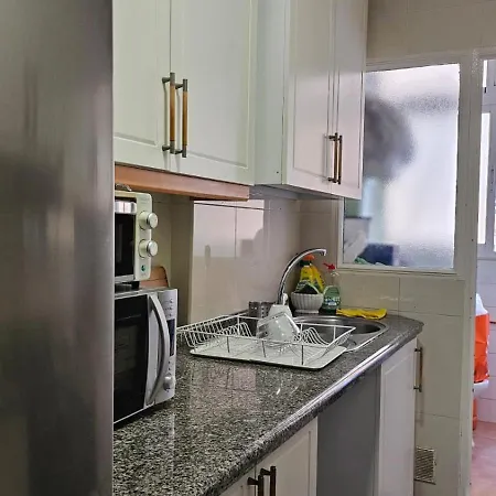 Homestay Privada Comoda Centro Vialia Estacion De Tren Maria Zambrano Y Tambien Cerca A La Playa