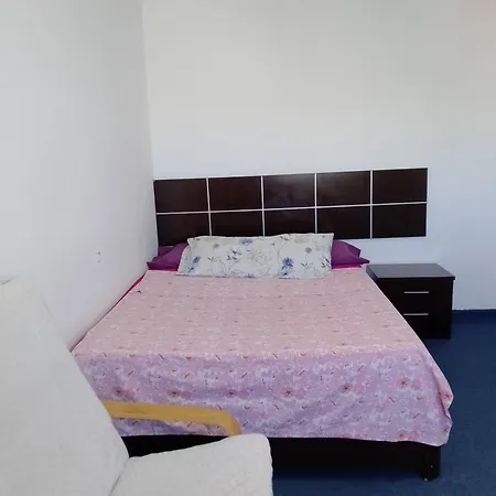 Homestay Privada Comoda Centro Vialia Estacion De Tren Maria Zambrano Y Tambien Cerca A La Playa *