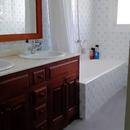 Homestay Privada Comoda Centro Vialia Estacion De Tren Maria Zambrano Y Tambien Cerca A La Playa