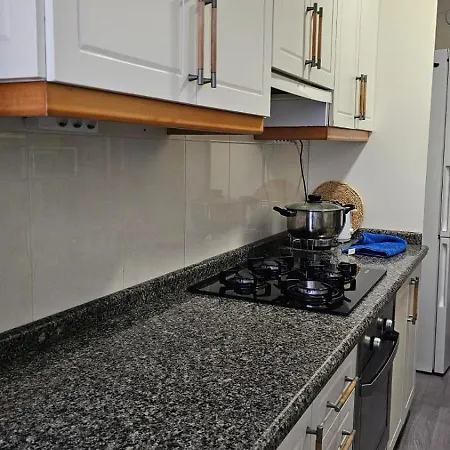 Privada Comoda Centro Vialia Estacion De Tren Maria Zambrano Y Tambien Cerca A La Playa Homestay *