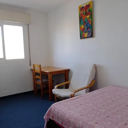 Privada Comoda Centro Vialia Estacion De Tren Maria Zambrano Y Tambien Cerca A La Playa Homestay *