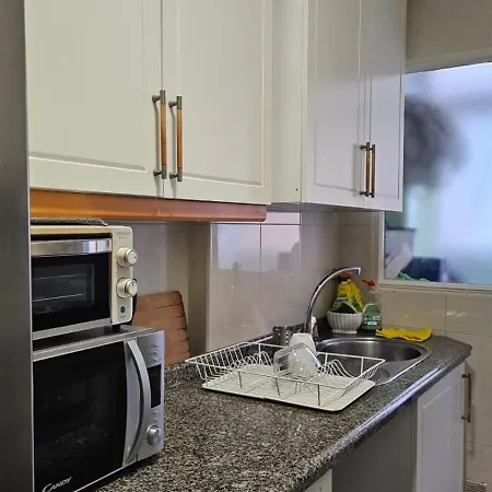 Homestay Privada Comoda Centro Vialia Estacion De Tren Maria Zambrano Y Tambien Cerca A La Playa *