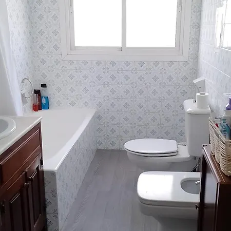 Privada Comoda Centro Vialia Estacion De Tren Maria Zambrano Y Tambien Cerca A La Playa Homestay